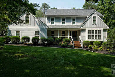 Example of an exterior home design in Raleigh