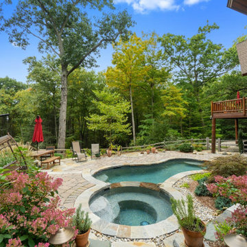 Freeform Pool in Coventry, CT