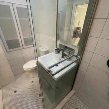 Upper East Side Apartment. Bathroom