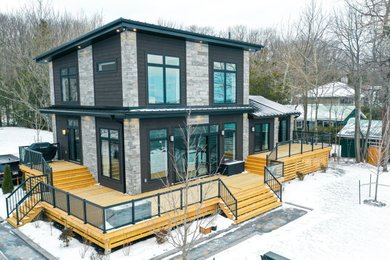 Contemporary exterior home idea in Toronto
