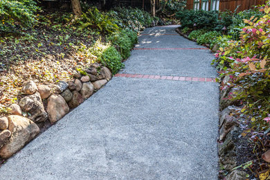Inspiration for a traditional landscaping in San Francisco.