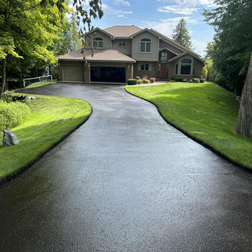 Asphalt Sealcoating
