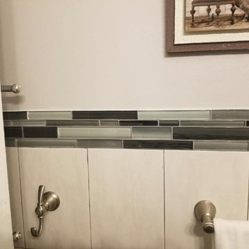 Small bathroom Clean look
