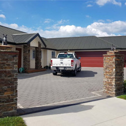 Premier Driveway Paver Courtyard in Iron Sand - Products