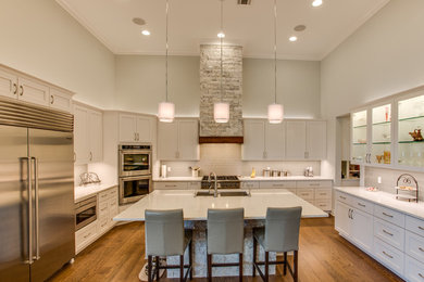 Example of a transitional kitchen design in Austin