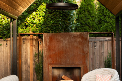Inspiration for an industrial deck remodel in Portland