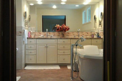 Example of a bathroom design in Other