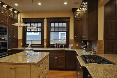 Kitchen - traditional kitchen idea in Calgary