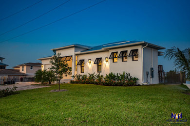 Inspiration for a modern exterior home remodel in Miami