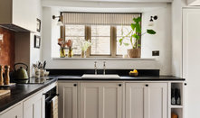 Houzz Tour: 15th-Century Stone Cottage Gets a Sensitive Update