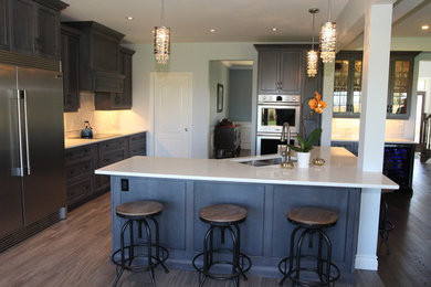 Country kitchen photo in Toronto