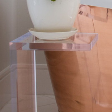 Boda Acrylic Lancaster side table