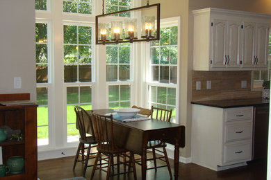 Dining room - mid-sized traditional dining room idea in Kansas City