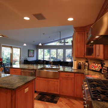 Scotch Plains NJ Contemporary Kitchen Family Room Combo Light Maple Shaker