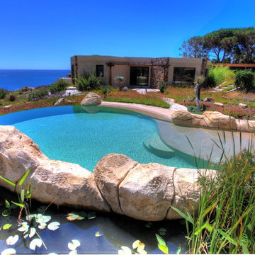 Piscine à débordement