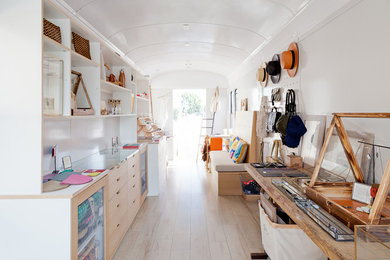 Example of a transitional closet design in Los Angeles