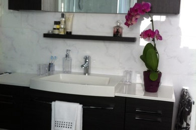 Home design - contemporary home design idea in Montreal