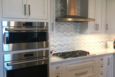 Kitchen - kitchen idea in Jacksonville