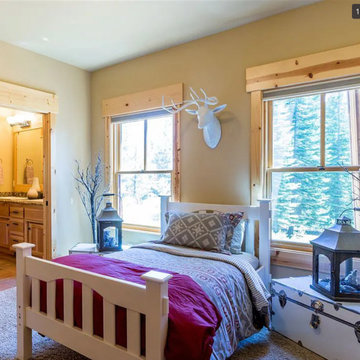 CHILD ROOM FURNISHINGS & DECOR