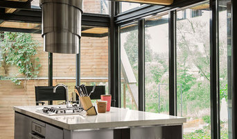 Деревянный дом + кухня из нержавеющей стали