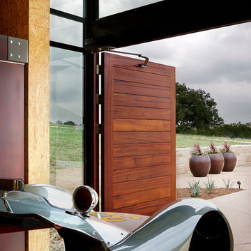 A Glass House in the Hill Country