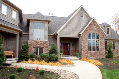 Example of a classic exterior home design in Cleveland