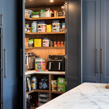 Artistic & Influential Lay-On Shaker Kitchen & Banquette Dining Area