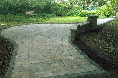 Example of a trendy patio design in New York