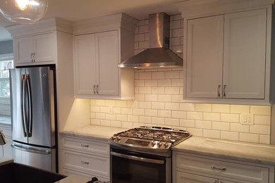Transitional kitchen photo in Philadelphia