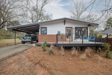 Mid-century modern exterior home photo in Atlanta