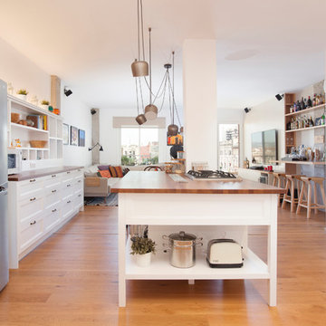 • GIRONA APARTMENT •