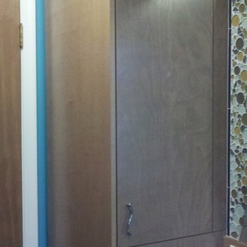 Concealed medicine cabinet - closed