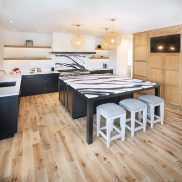 Black and White Statement Kitchen