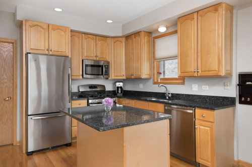 Backsplash Rec Oak Cabinets With Dark Granite Counters Pls