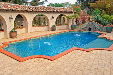 Tuscan pool photo in Los Angeles