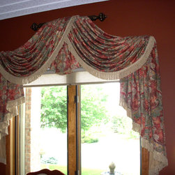 Susan's Home - Valances