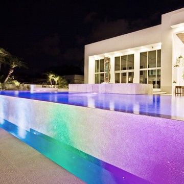 Infinity Edge for Classic Straightedge Pool