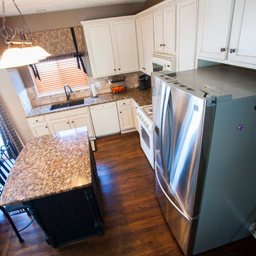 Sandstone Kitchen & Family Room