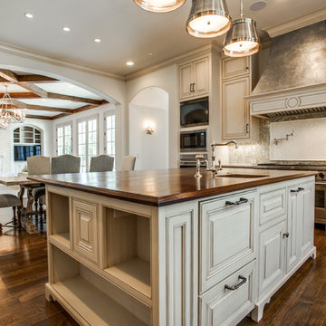Versailles {Highland Park}