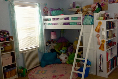 Kids' room - mid-sized traditional kids' room idea in San Francisco