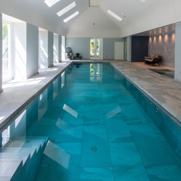 Minimalist Pool with Counter Current Unit