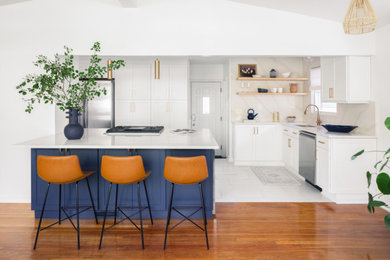 Example of a transitional kitchen design in Detroit