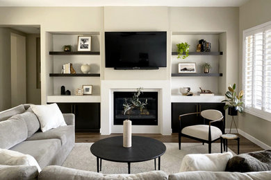 Example of a transitional home design design in Denver