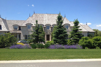 Traditional exterior home idea in Toronto