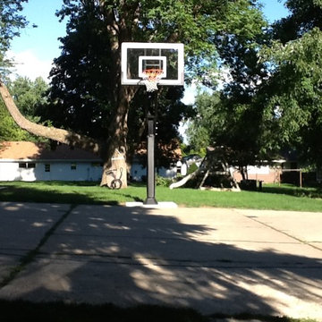 Ryan Z's Pro Dunk Silver Basketball System on a 36x32 in Sioux Center, IA