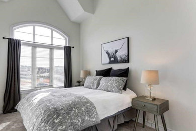 Example of a bedroom design in Toronto