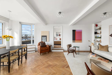 Example of a trendy living room design in New York