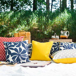 Outdoor Pillows and Curtains - Outdoor Cushions And Pillows