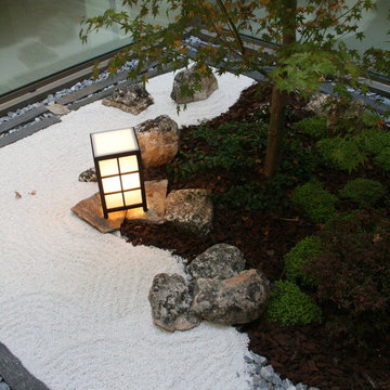 Small interior Zen garden