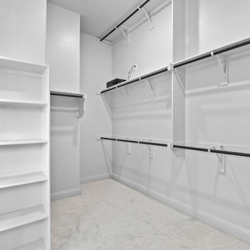 Dallas, Texas | Riverset - Premier Oleander Owner's Bedroom Closet